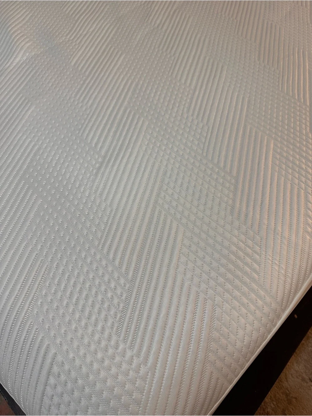 Sleepy's Deluxe Comfort Cool Quilted Mattress Protector - Queen
